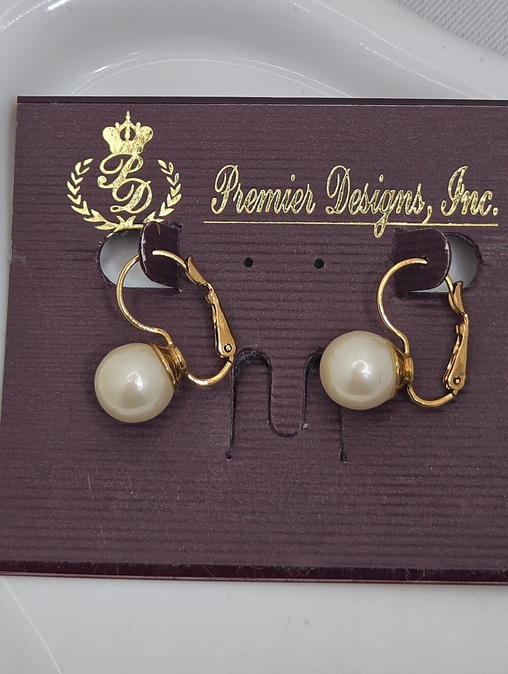 ✨ Premier Designs Gold Tone Faux Pearl Leverback Drop Earrings NWT ✨